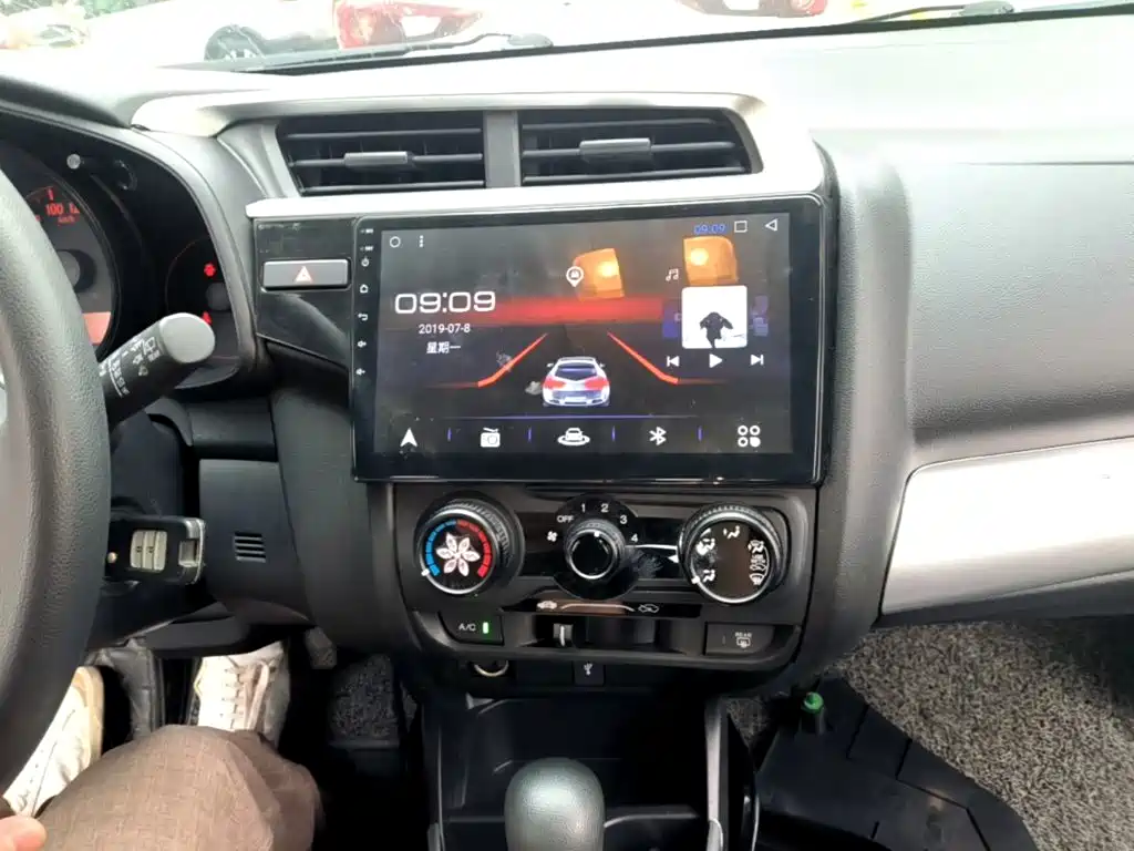 Honda Fit — фото 13