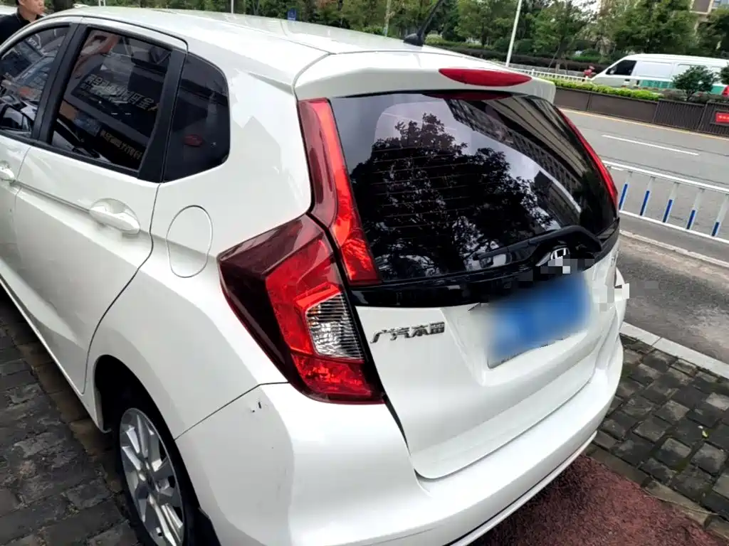 Honda Fit — фото 5