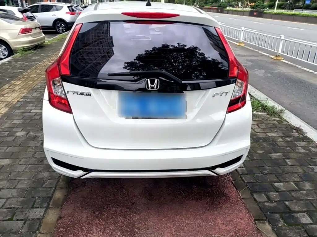Honda Fit — фото 6