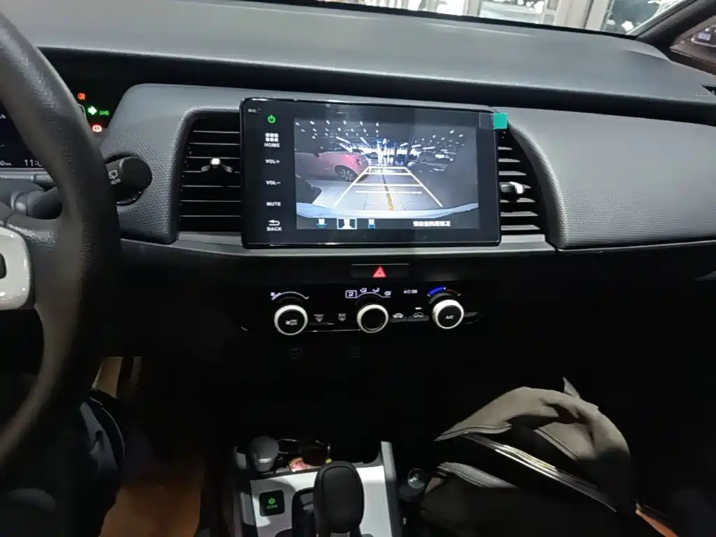 Honda Fit — фото 13