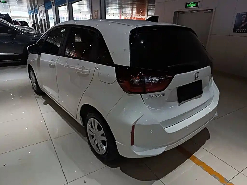 Honda Fit — фото 5