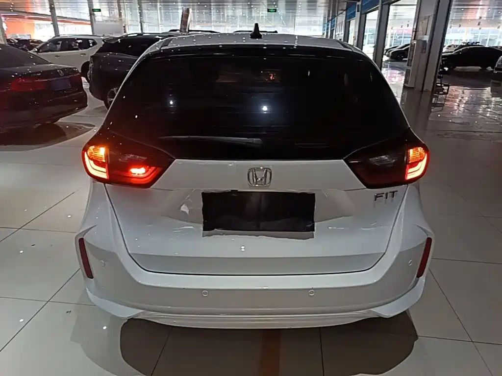 Honda Fit — фото 6