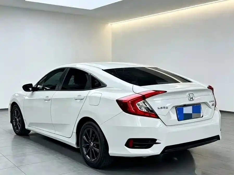Honda Civic — фото 11