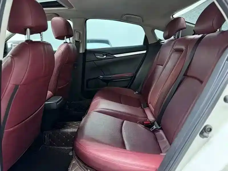 Honda Civic — фото 7