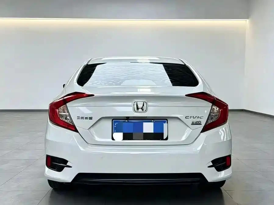 Honda Civic — фото 10
