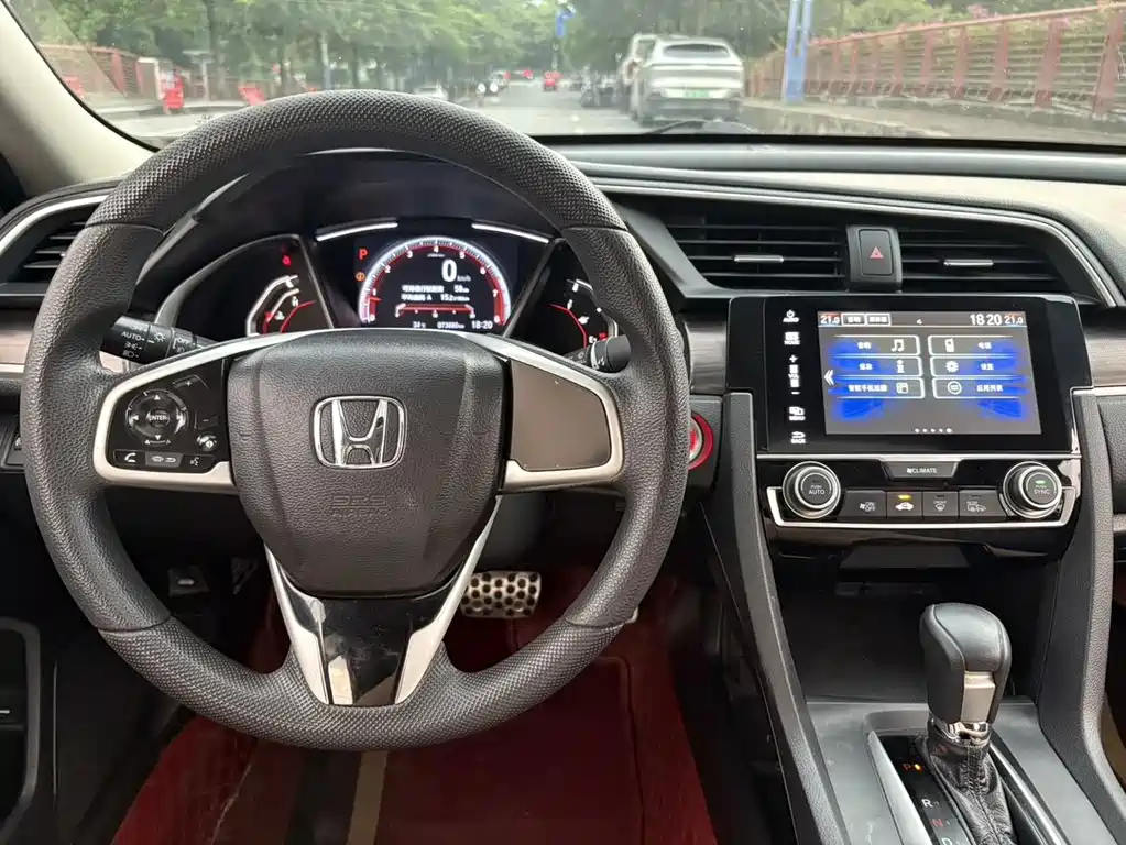 Honda Civic — фото 17