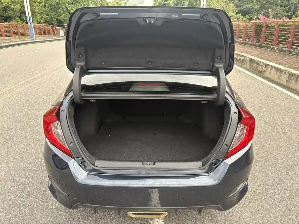 Honda Civic — фото 18