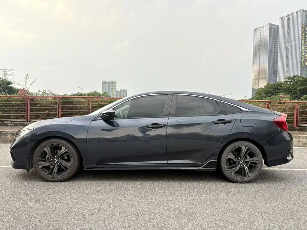 Honda Civic — фото 7