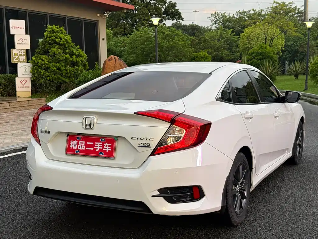 Honda Civic — фото 4
