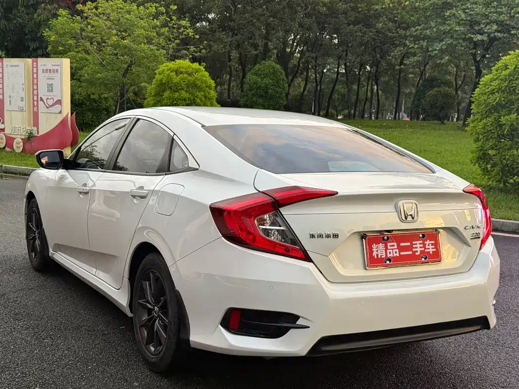 Honda Civic — фото 5