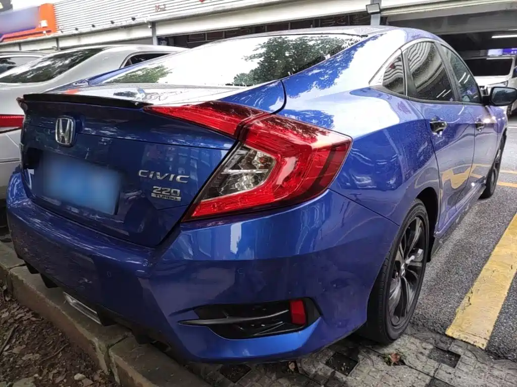 Honda Civic — фото 7