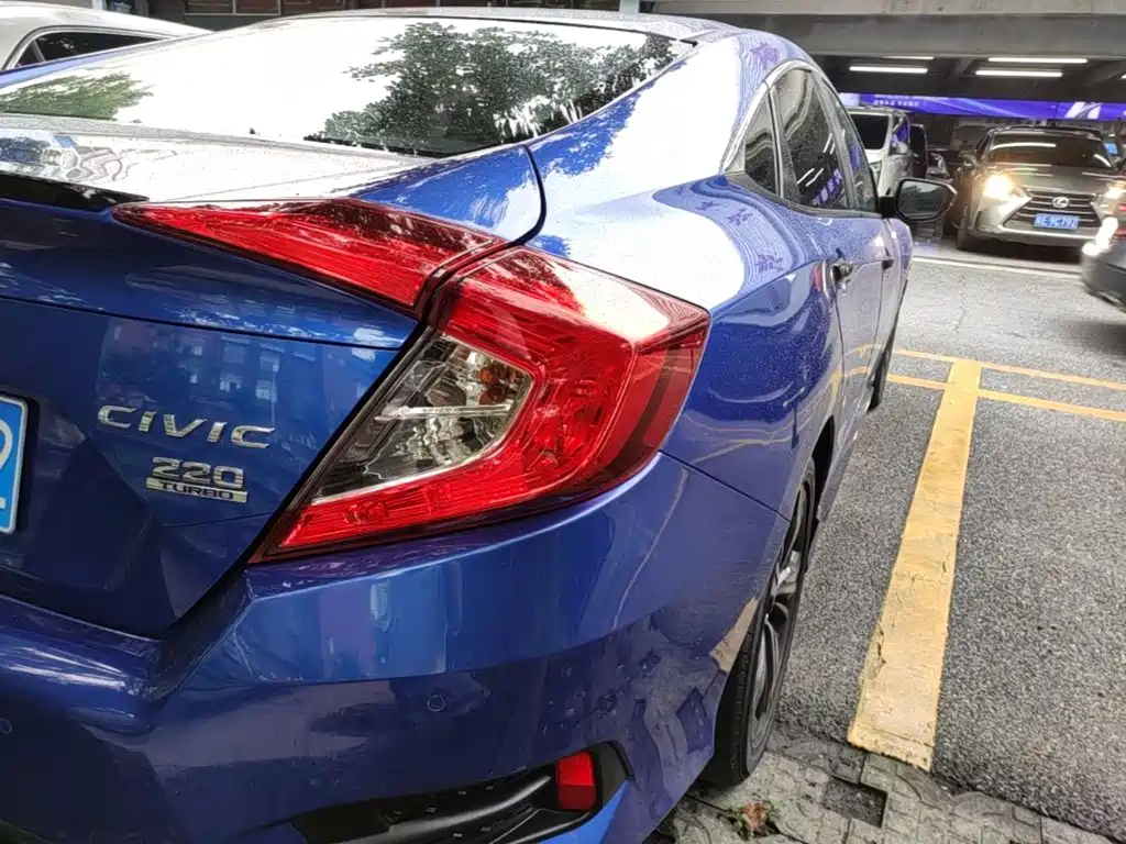 Honda Civic — фото 8