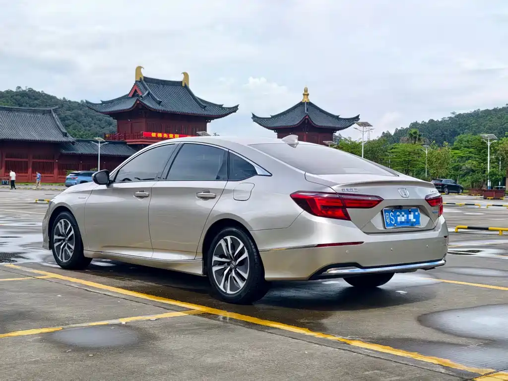 Honda Inspire — фото 11