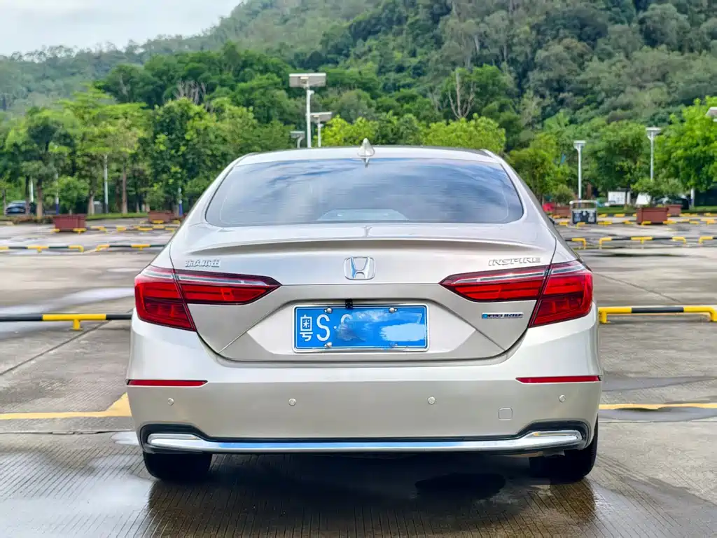 Honda Inspire — фото 10