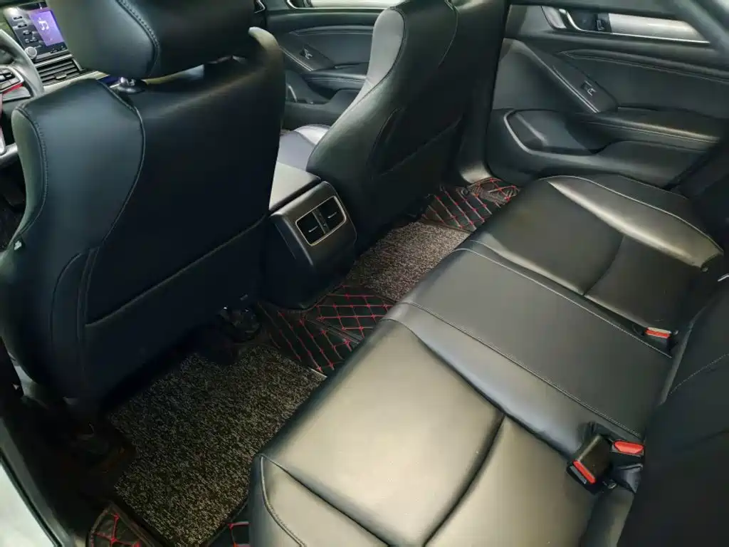 Honda Accord — фото 13
