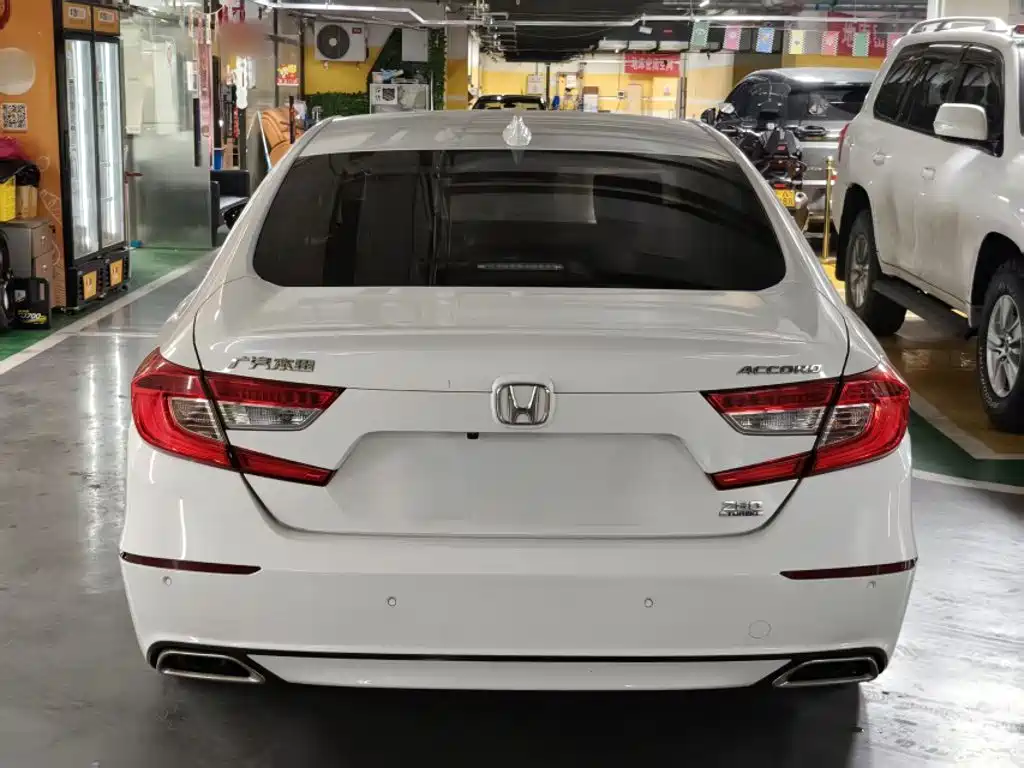 Honda Accord — фото 20