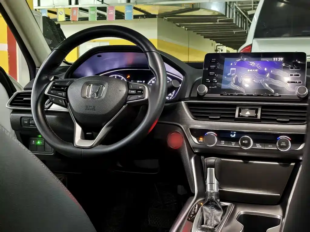 Honda Accord — фото 8