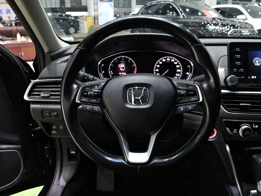 Honda Accord — фото 13