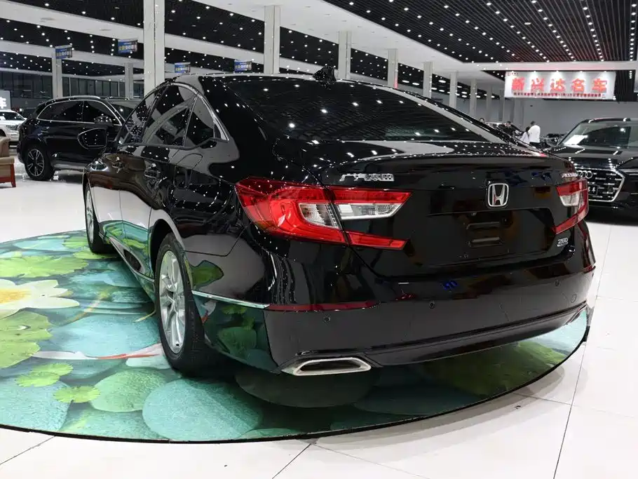 Honda Accord — фото 4