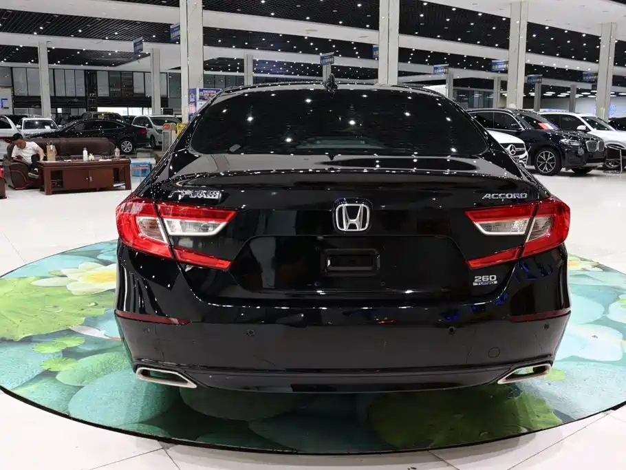 Honda Accord — фото 5