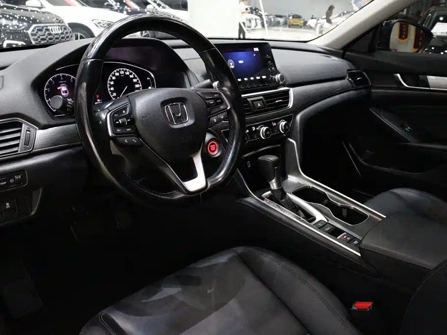 Honda Accord — фото 6