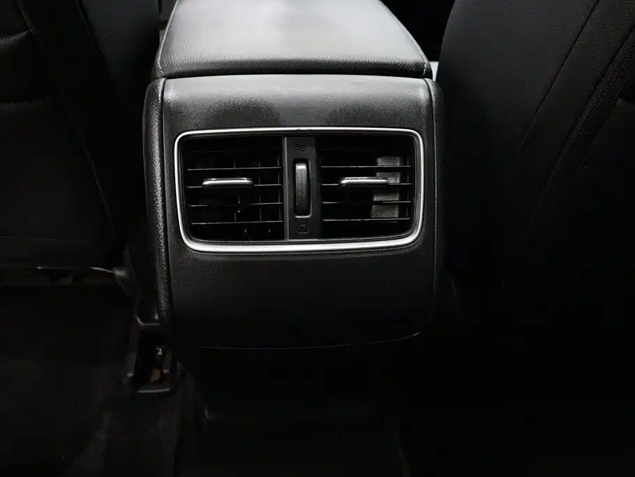 Honda Accord — фото 8