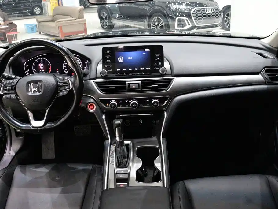 Honda Accord — фото 9