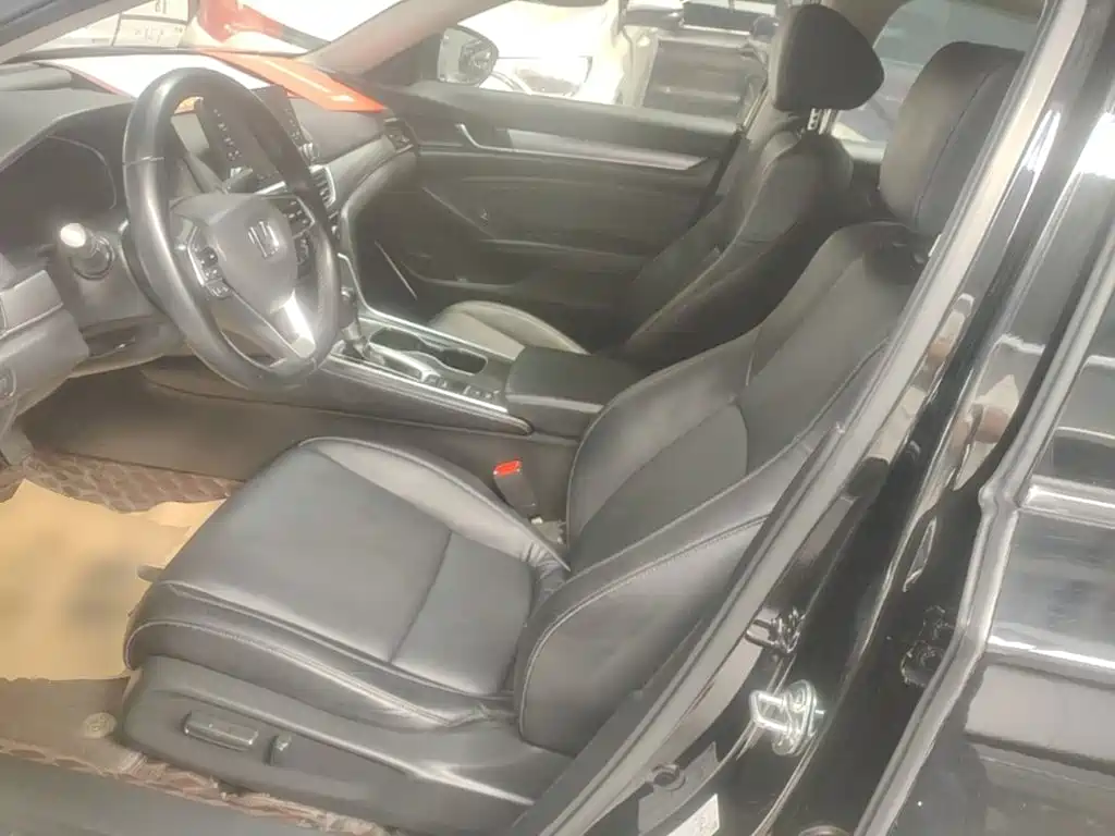 Honda Accord — фото 11