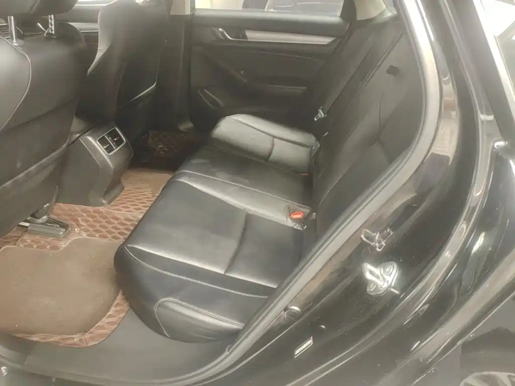 Honda Accord — фото 13