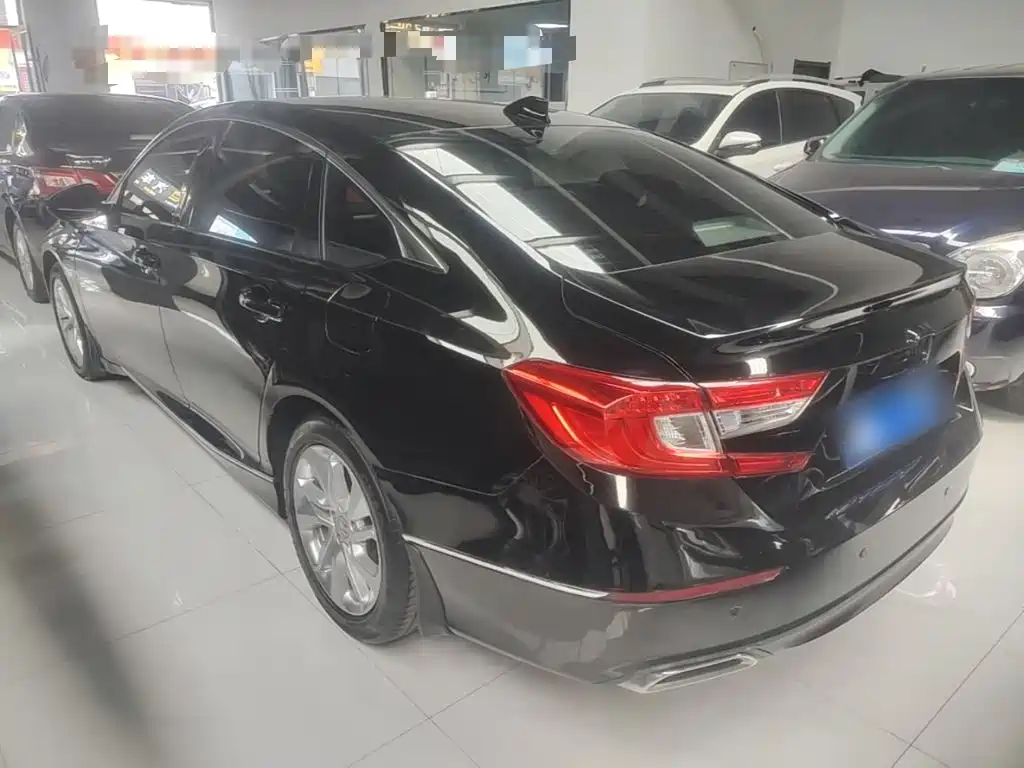 Honda Accord — фото 23