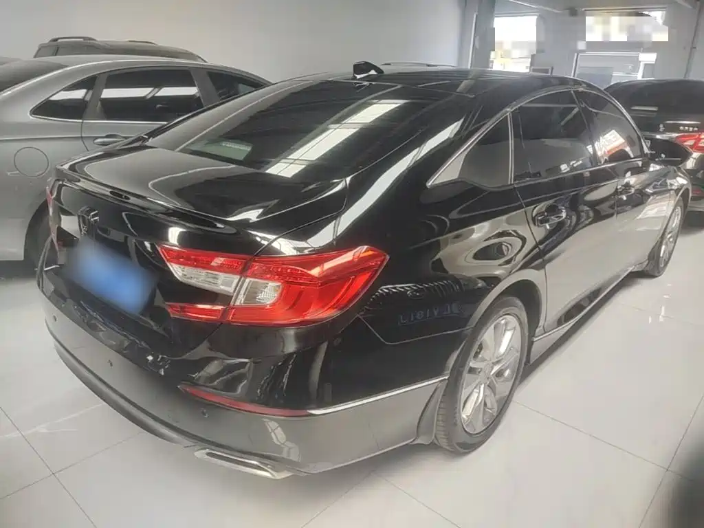 Honda Accord — фото 5