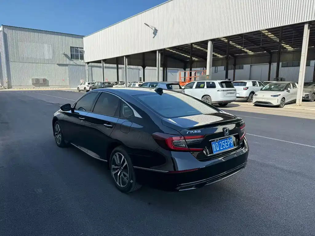 Honda Accord — фото 4