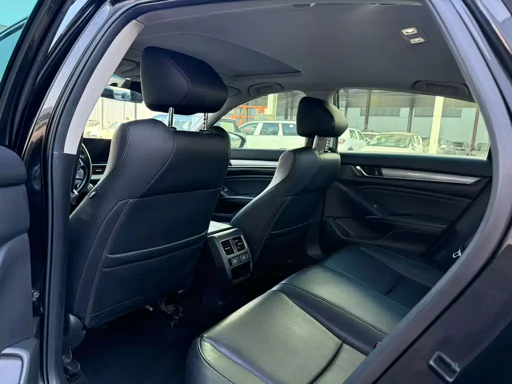 Honda Accord — фото 5