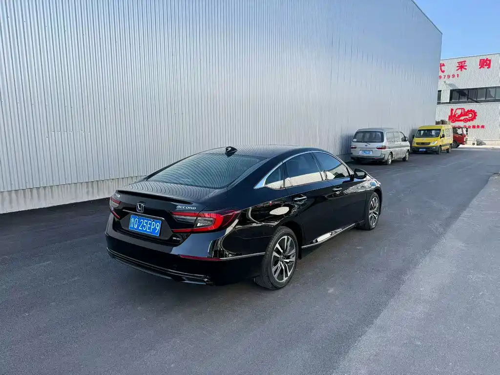 Honda Accord — фото 7