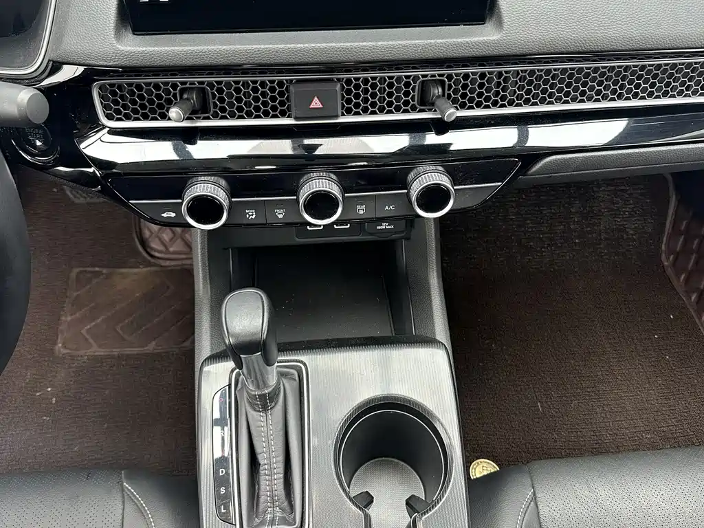 Honda Civic — фото 15