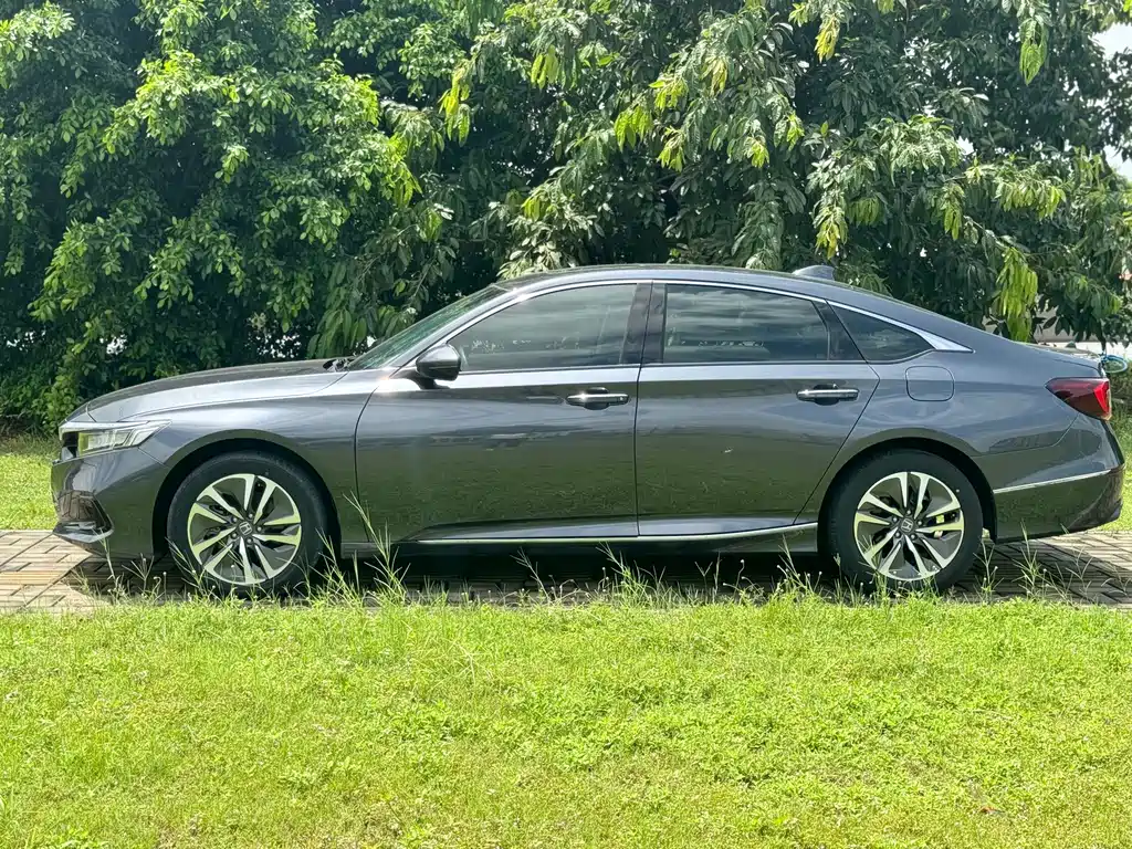 Honda Accord — фото 13