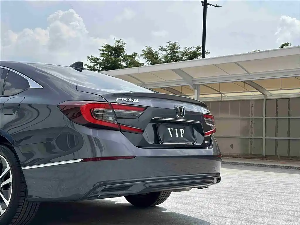 Honda Accord — фото 11