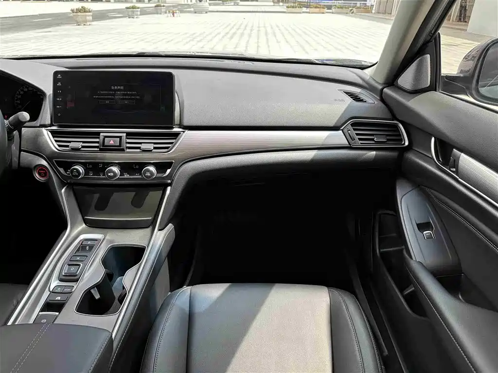 Honda Accord — фото 23