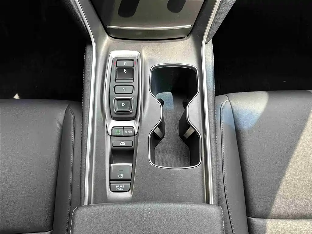 Honda Accord — фото 24