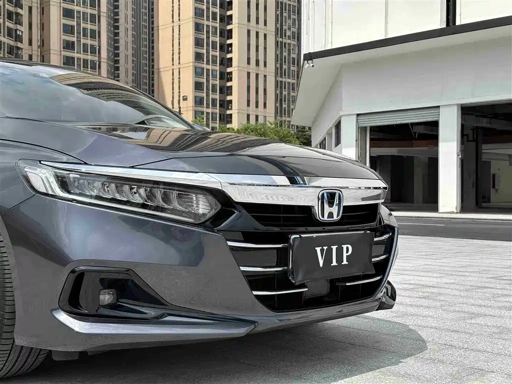Honda Accord — фото 8