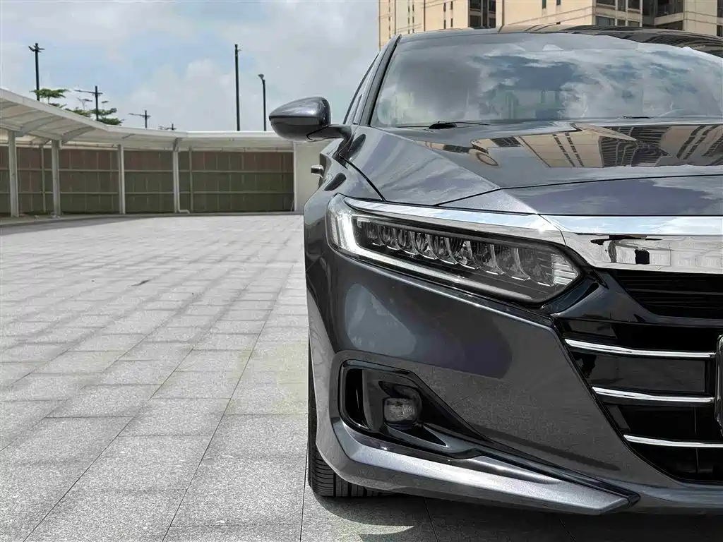 Honda Accord — фото 9