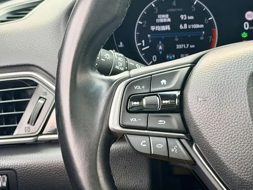Honda Accord — фото 11