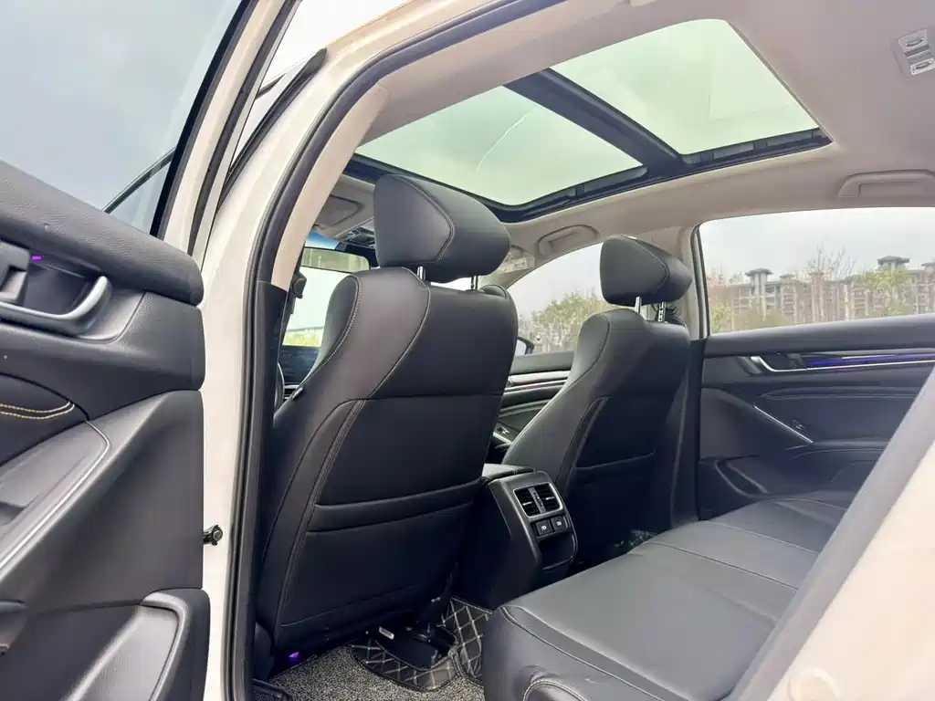 Honda Accord — фото 15