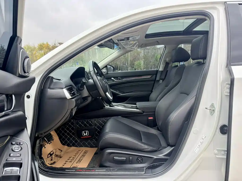 Honda Accord — фото 20