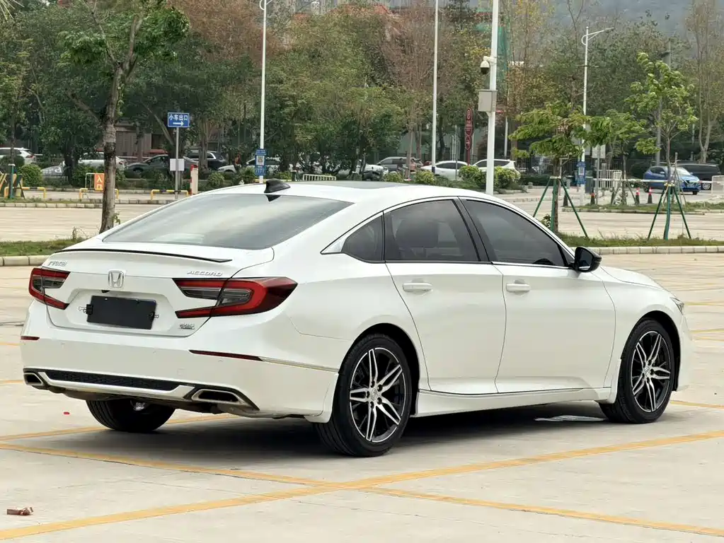 Honda Accord — фото 5