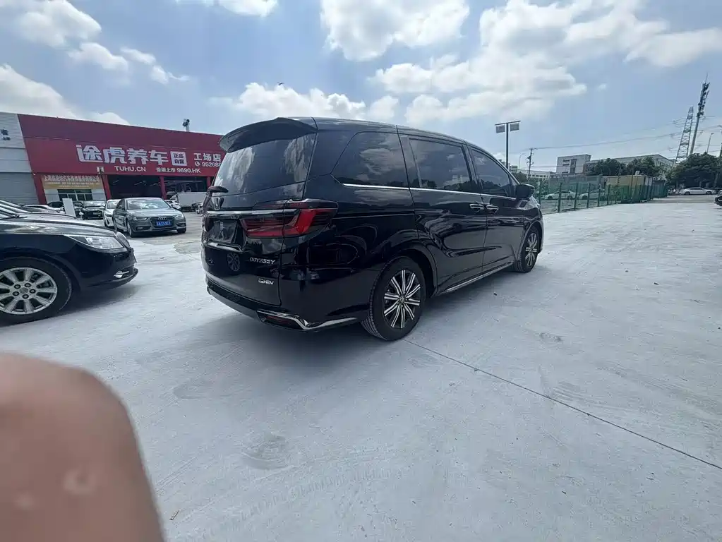 Honda Odyssey — фото 11