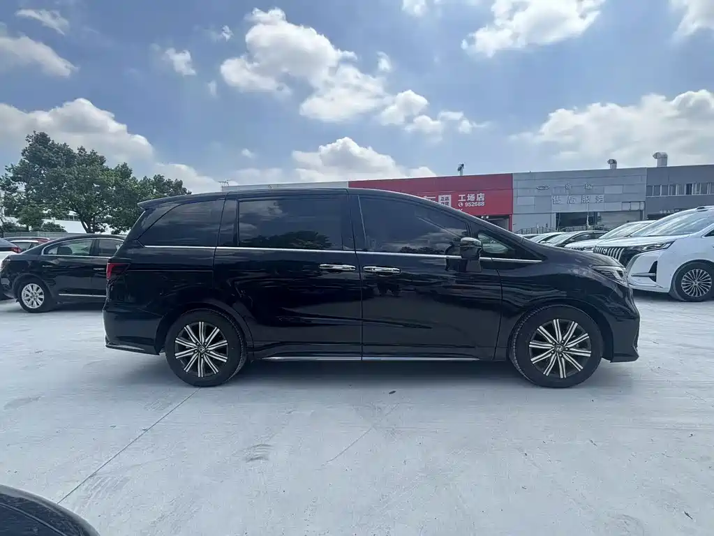 Honda Odyssey — фото 10