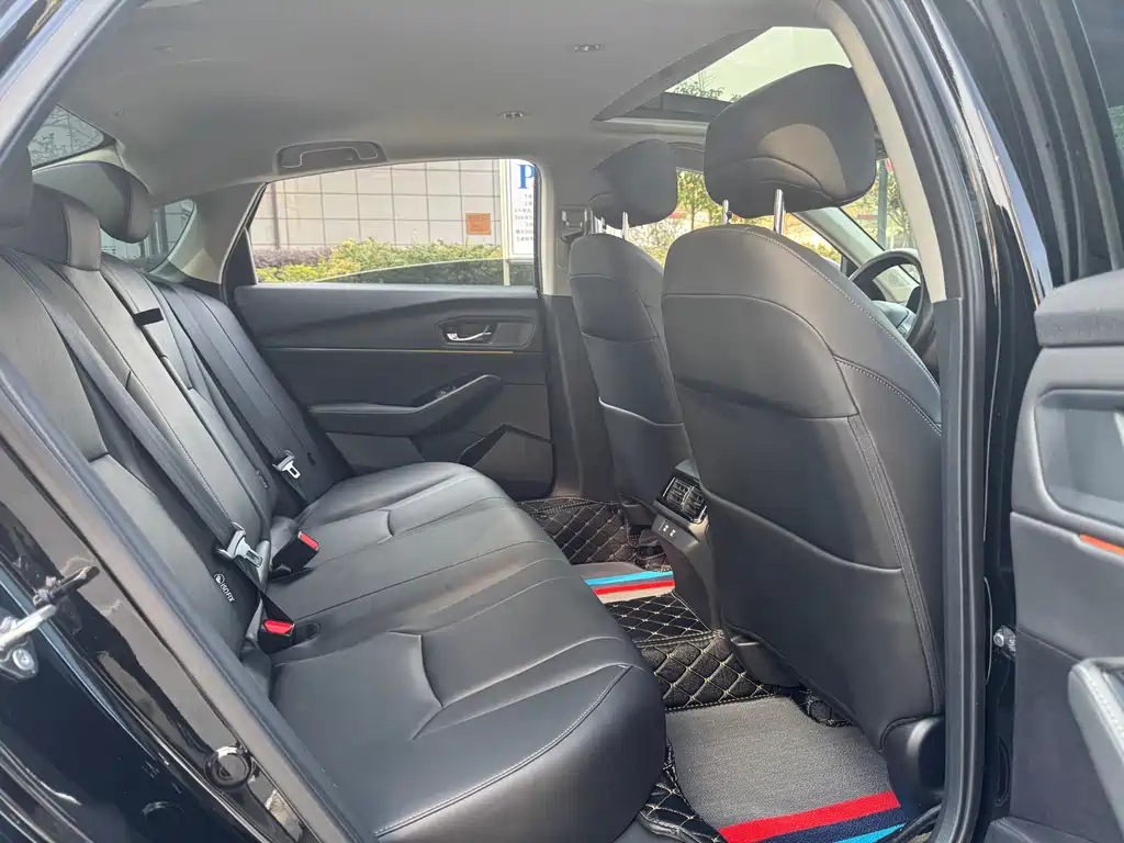 Honda Accord — фото 10