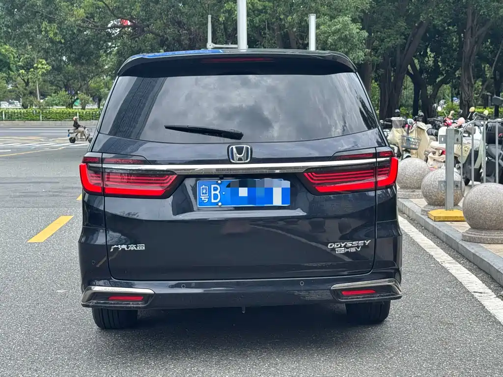 Honda Odyssey — фото 11