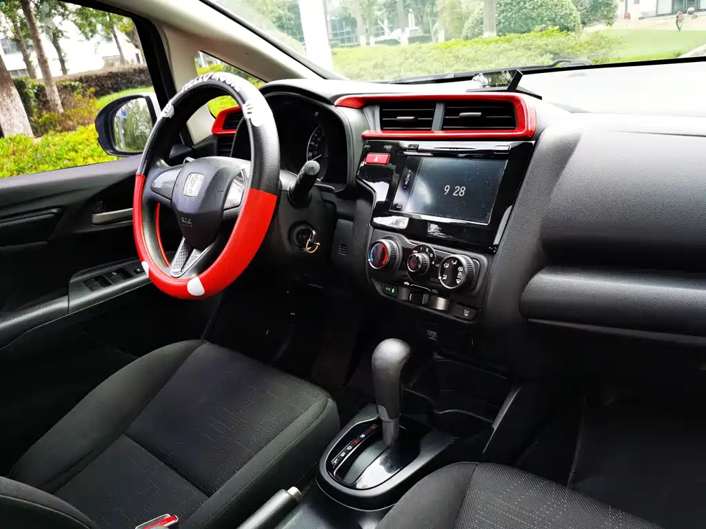 Honda Fit — фото 13